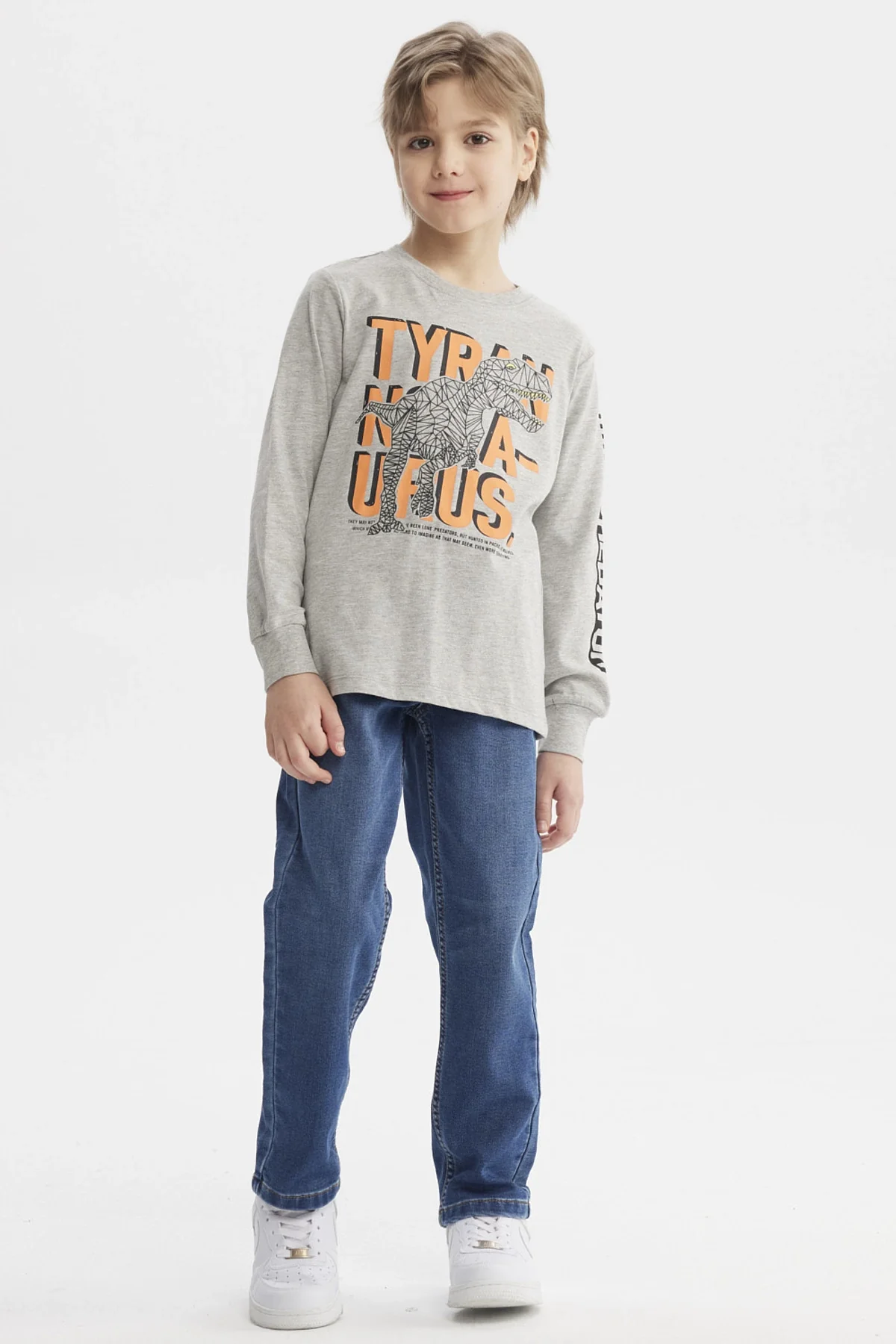 Polera Niño Estampado En Relieve Gris Melange - Image 4
