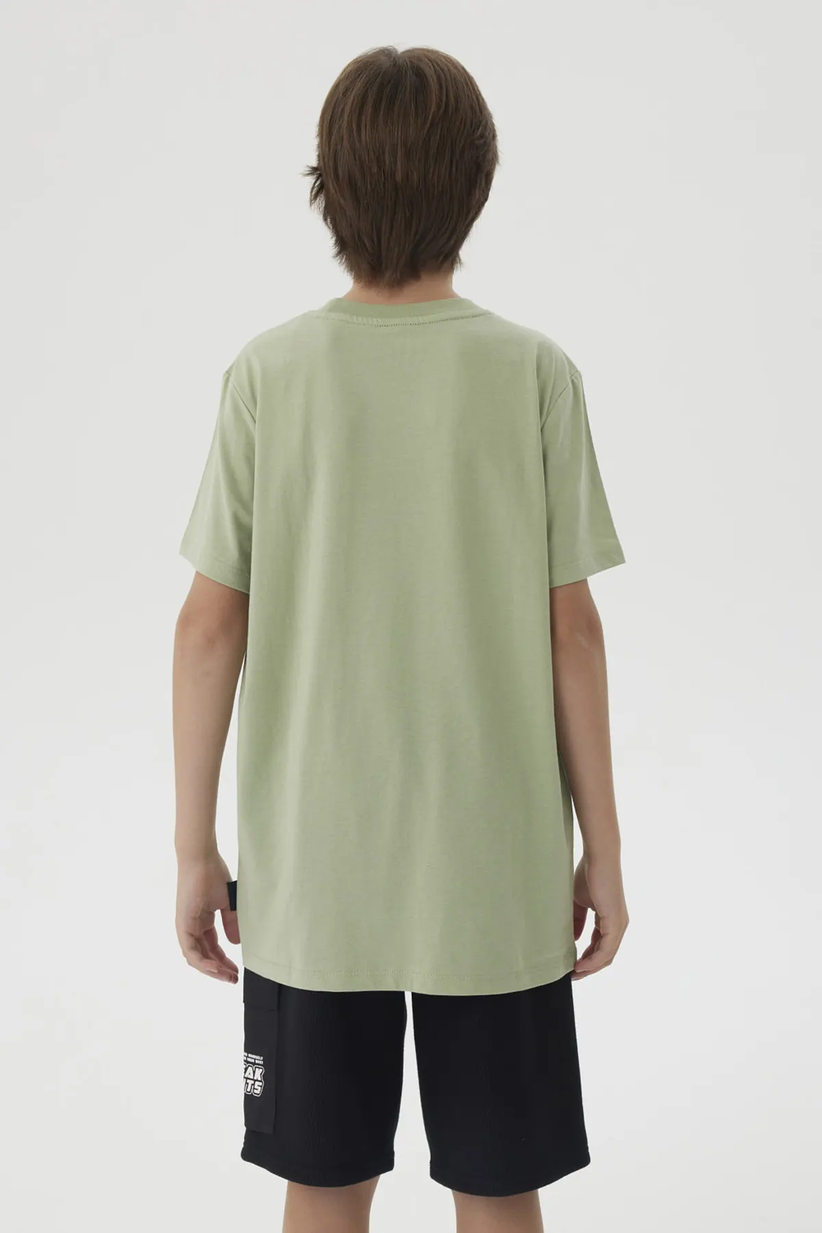 Polera Niño Letras Bordadas Verde - Image 3