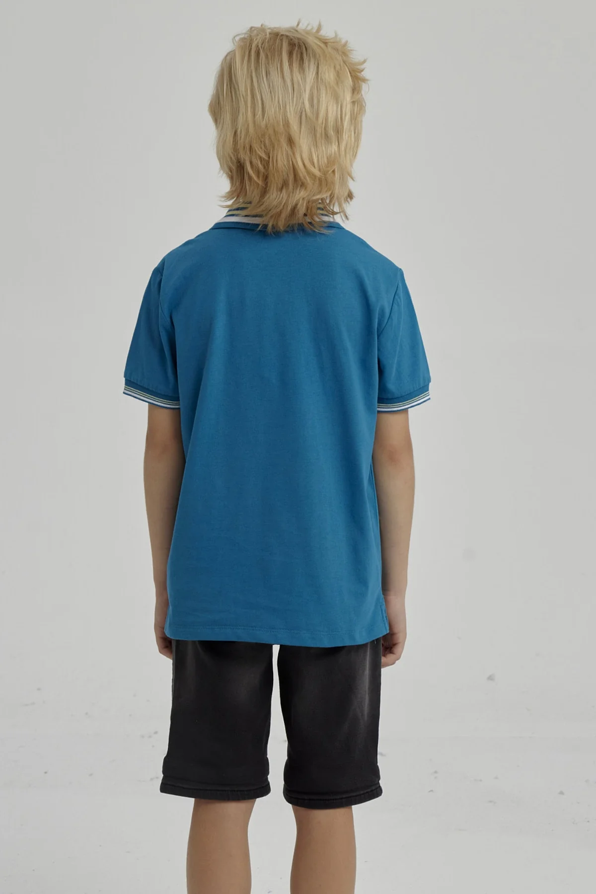 Polera Niño Piqué Con Parche Azul Petroleo - Image 3