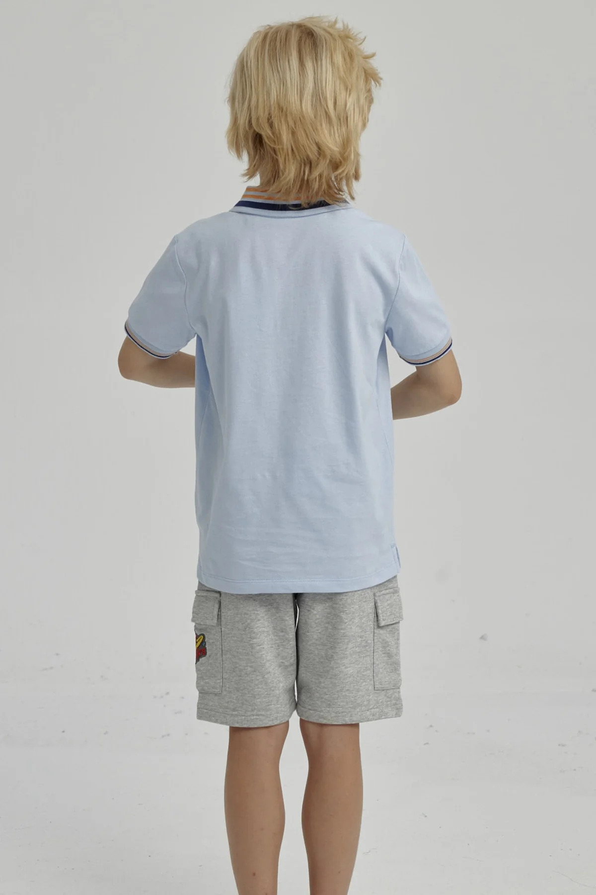 Polera Niño Piqué Con Parche Celeste - Image 3