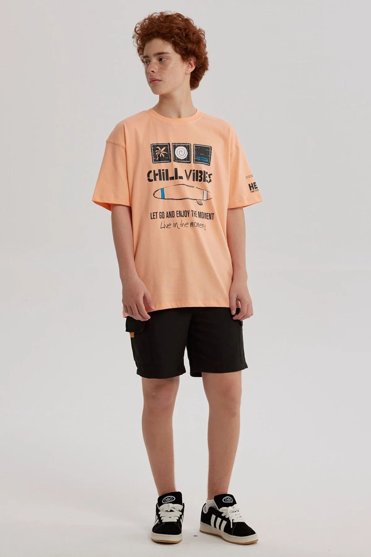 Polera Niño Print Posicional Coral - Image 4