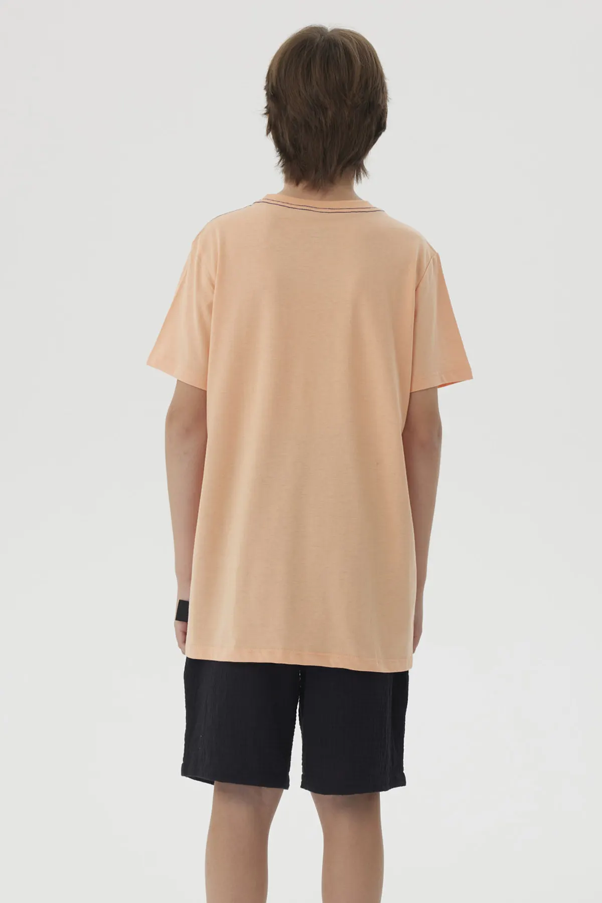 Polera Niño Print Posicional Coral - Image 3