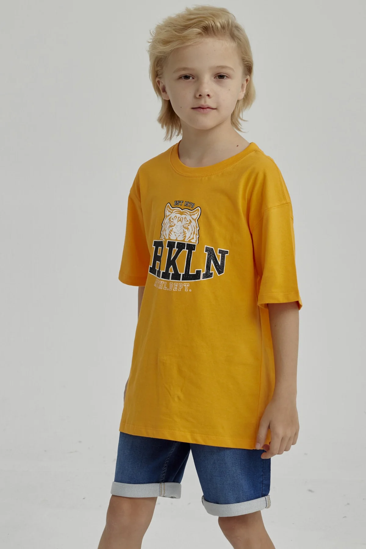 Polera Niño Print Posicional Naranjo - Image 2