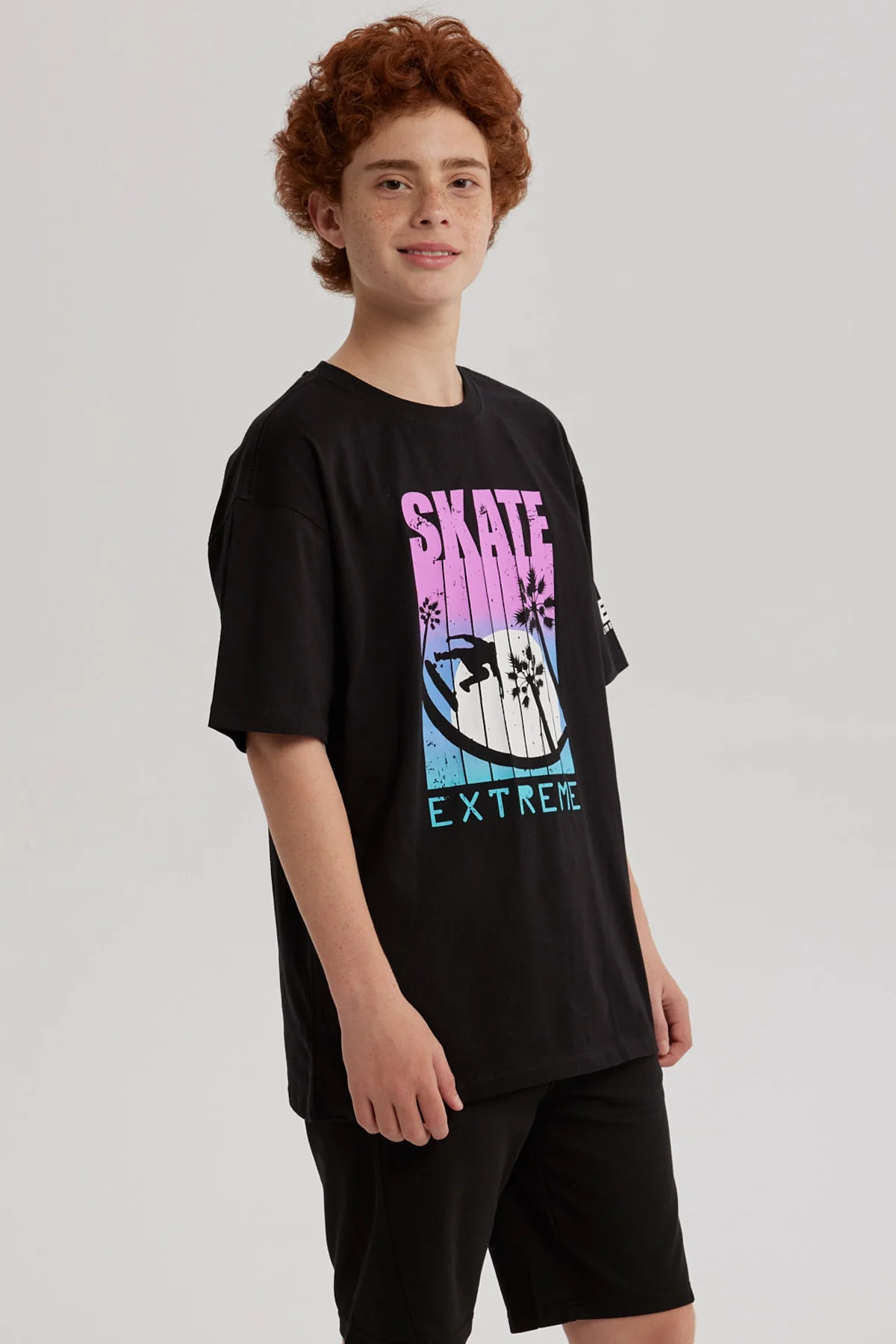 Polera Niño Print Posicional Negro - Image 2