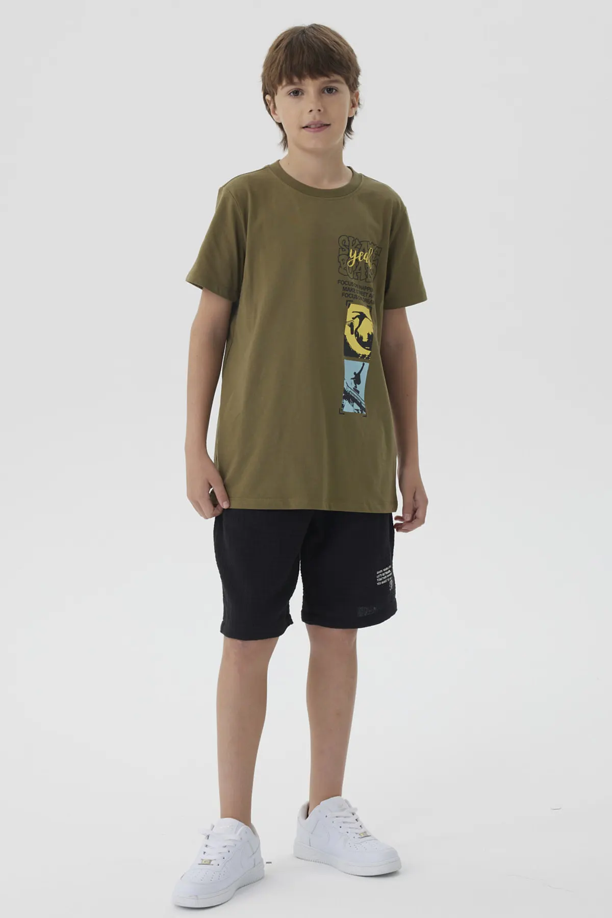 Polera Niño Print Posicional Verde Militar - Image 4