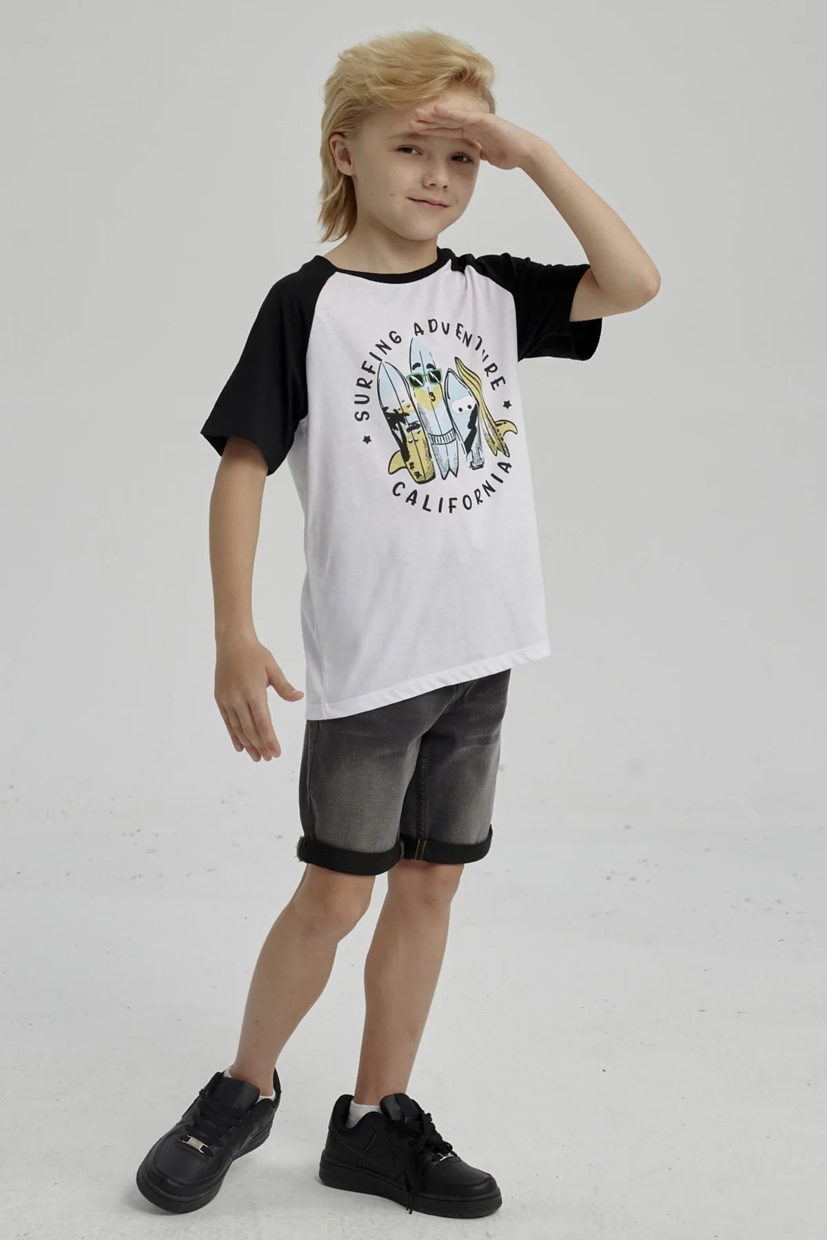 Polera Niño Raglan Print Negro - Image 4