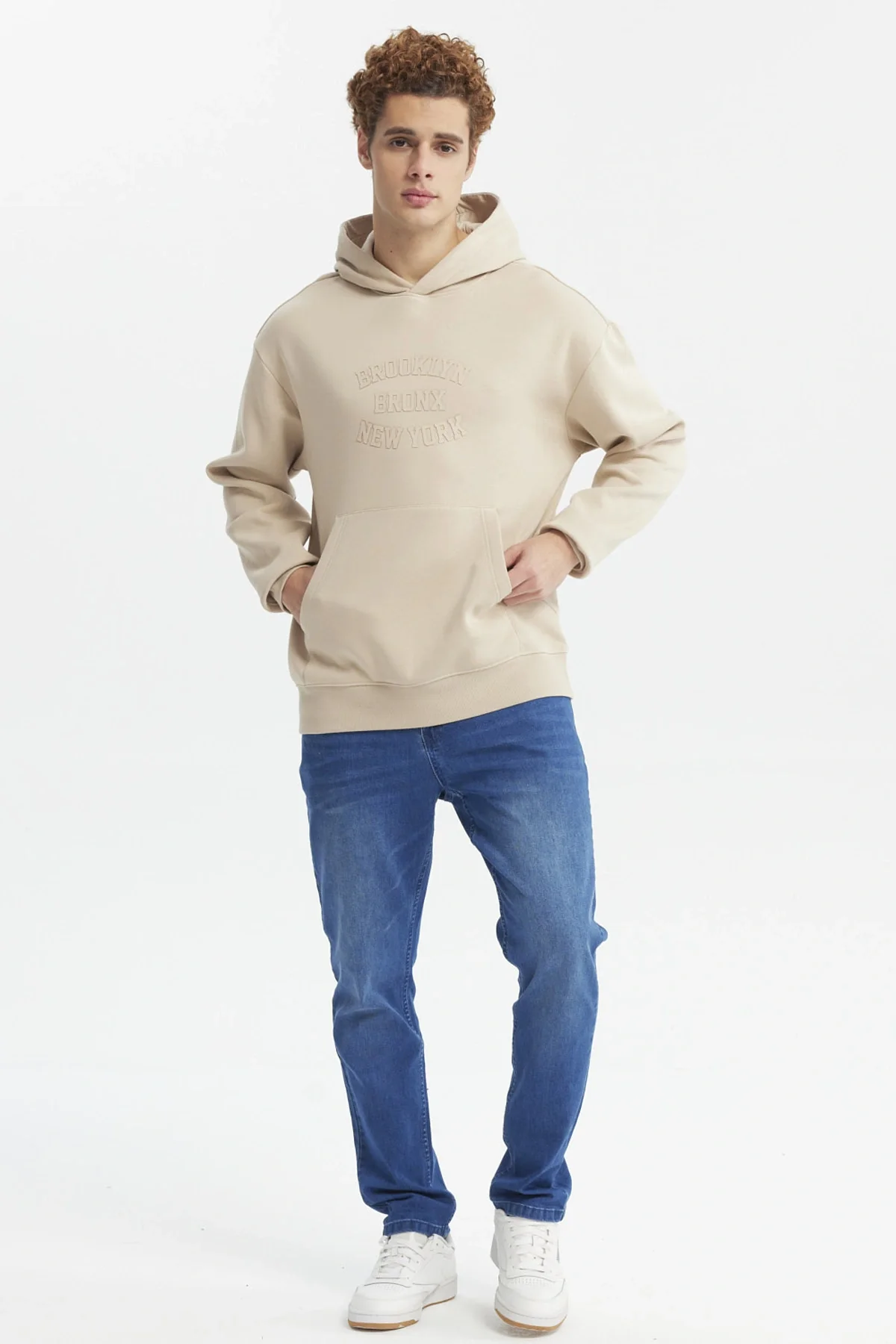 Polerón Hombre Hoodie Print Central Beige Oscuro - Image 4