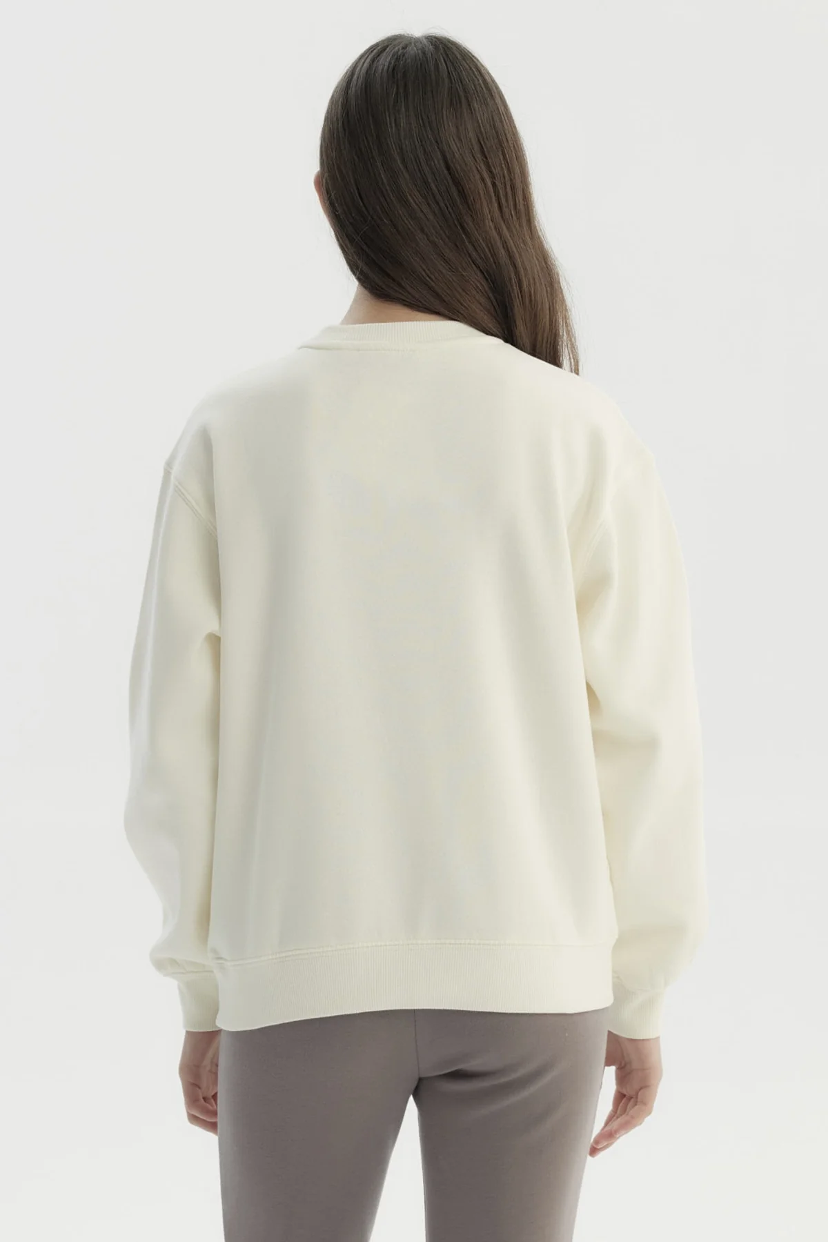 Polerón Niña Slim Crudo - Image 3