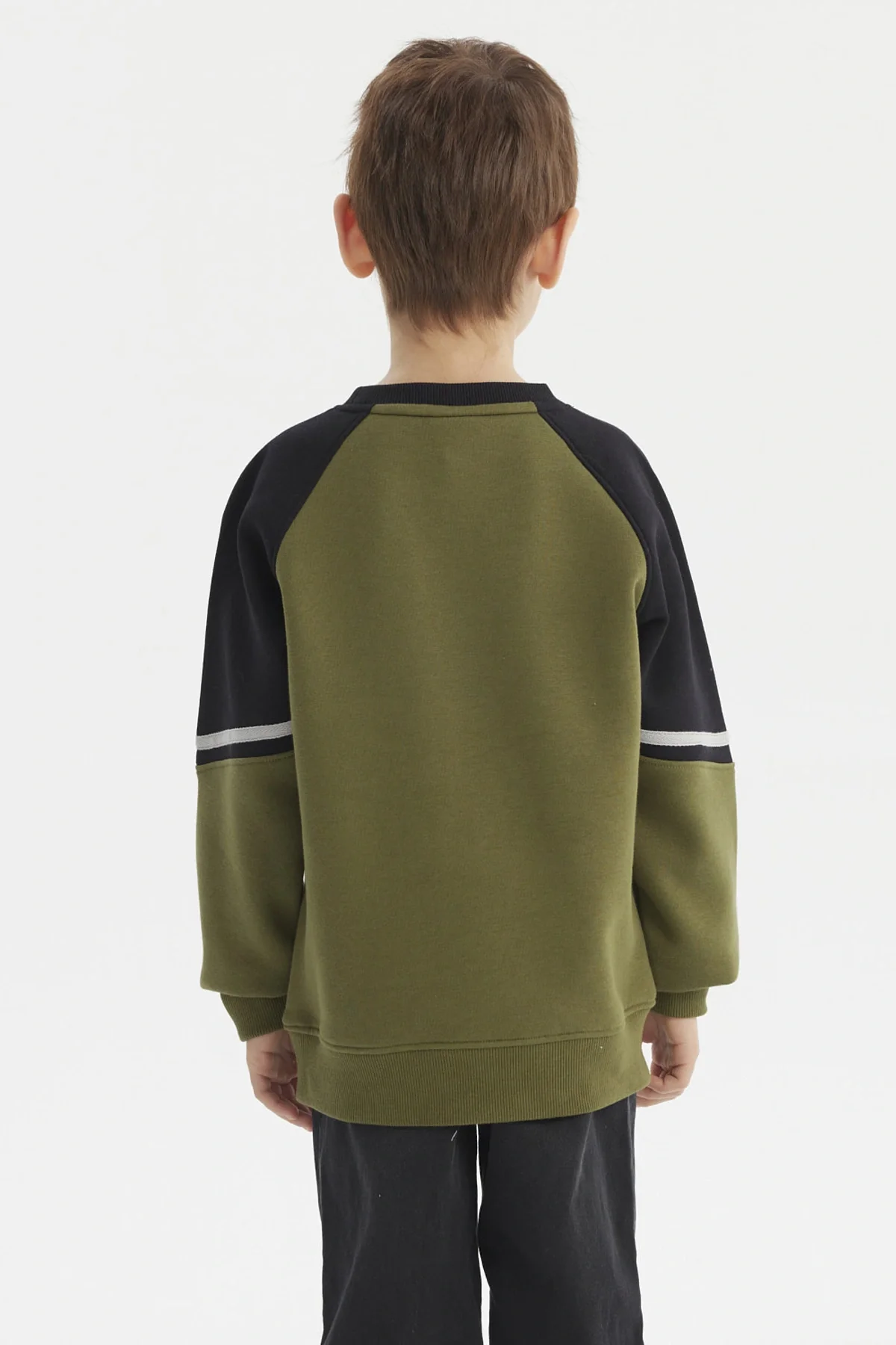 Polerón Niño Slim Verde Militar - Image 3