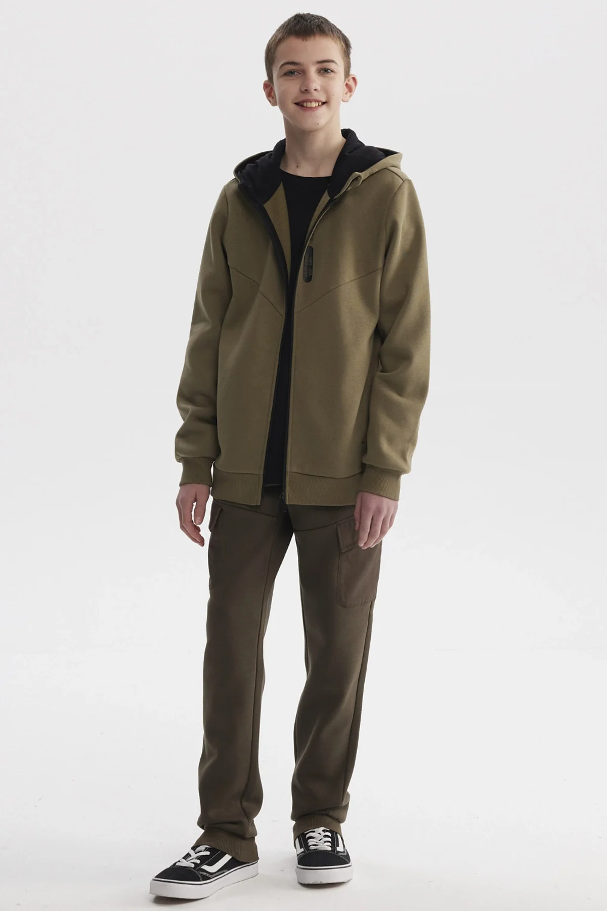 Polerón Niño Slim Verde Militar - Image 4