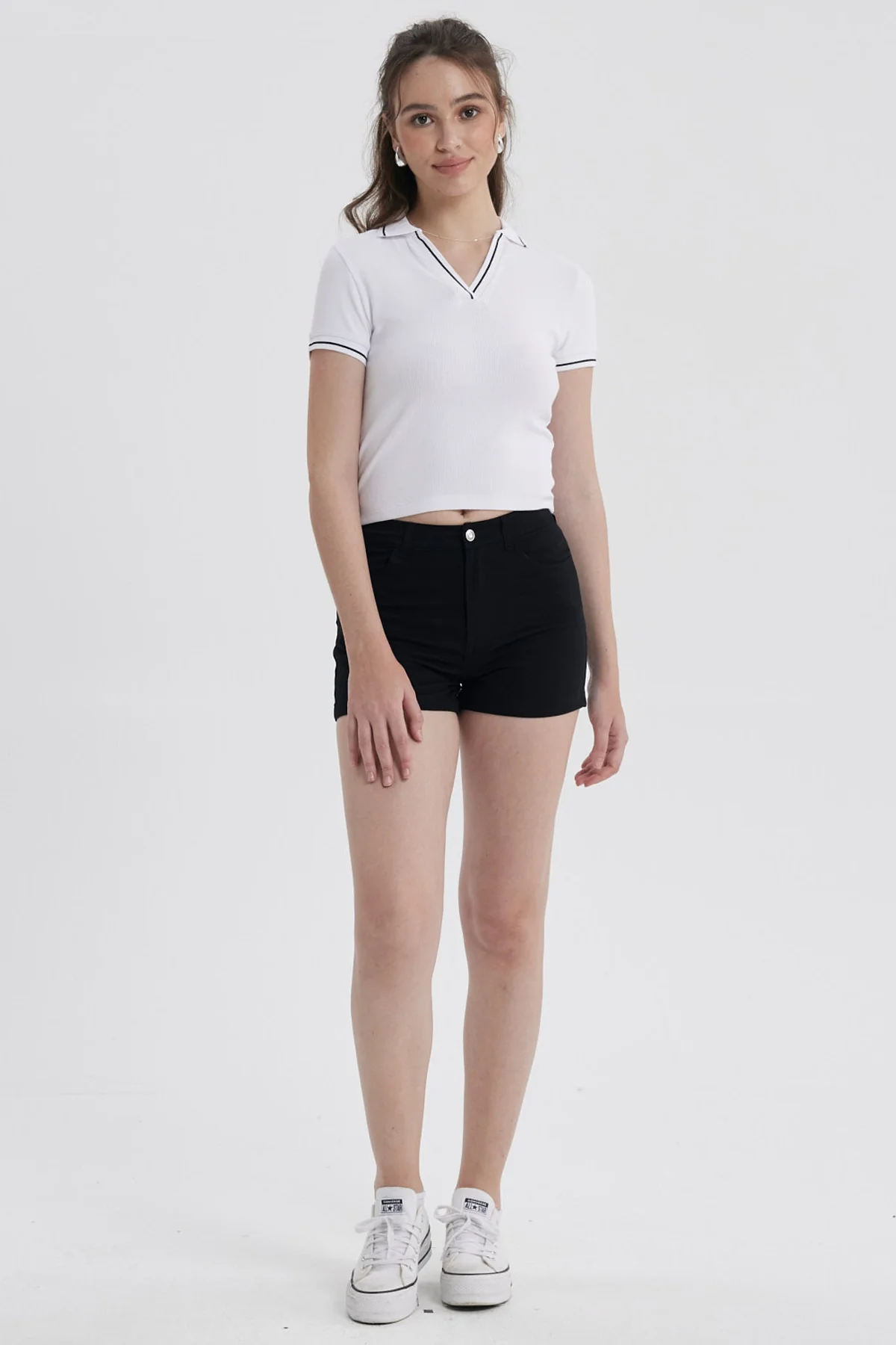 Short Mujer Gabardina Color Negro - Image 4