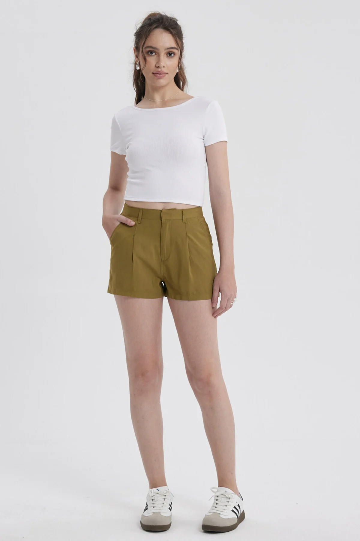 Short Mujer Sastrero Verde Olivo - Image 4