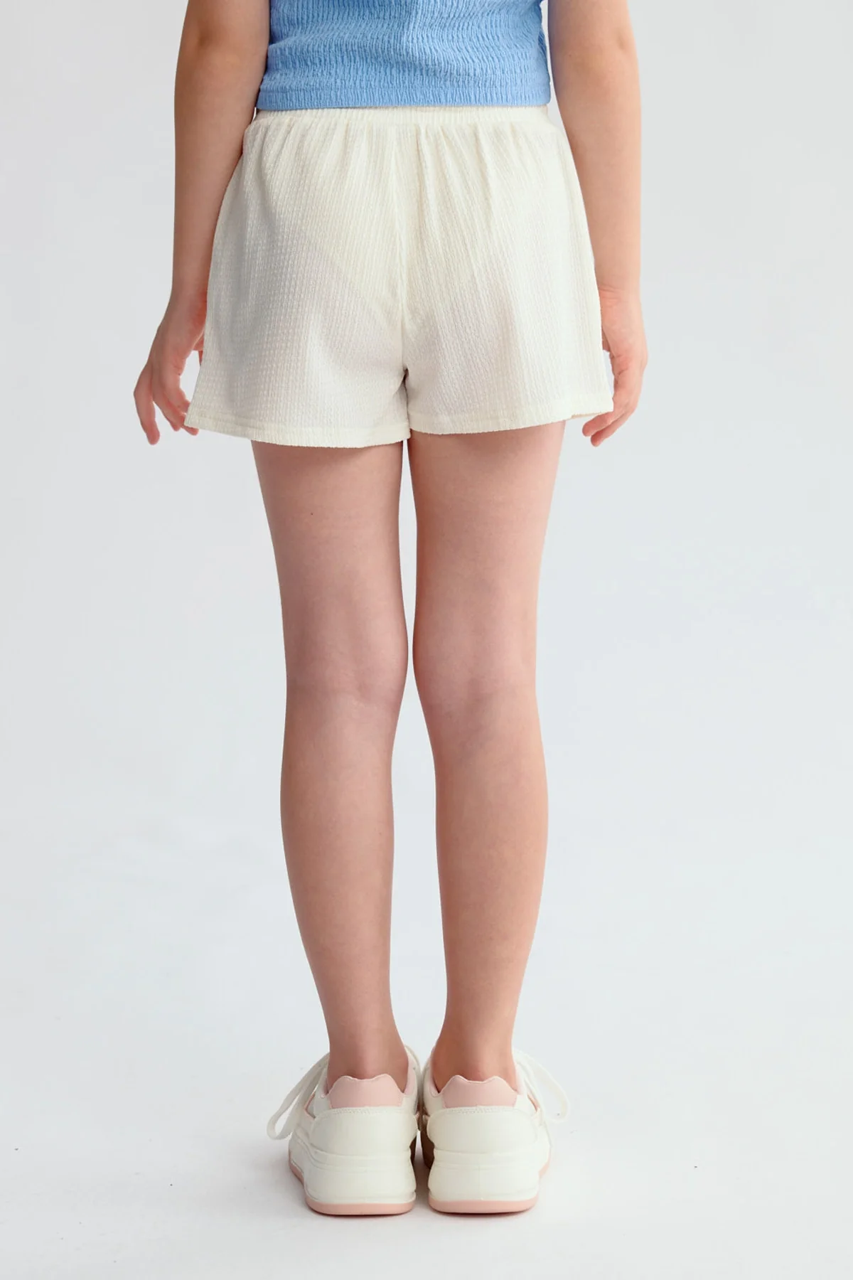 Short Niña Textura Elasticado Cintura Blanco - Image 3