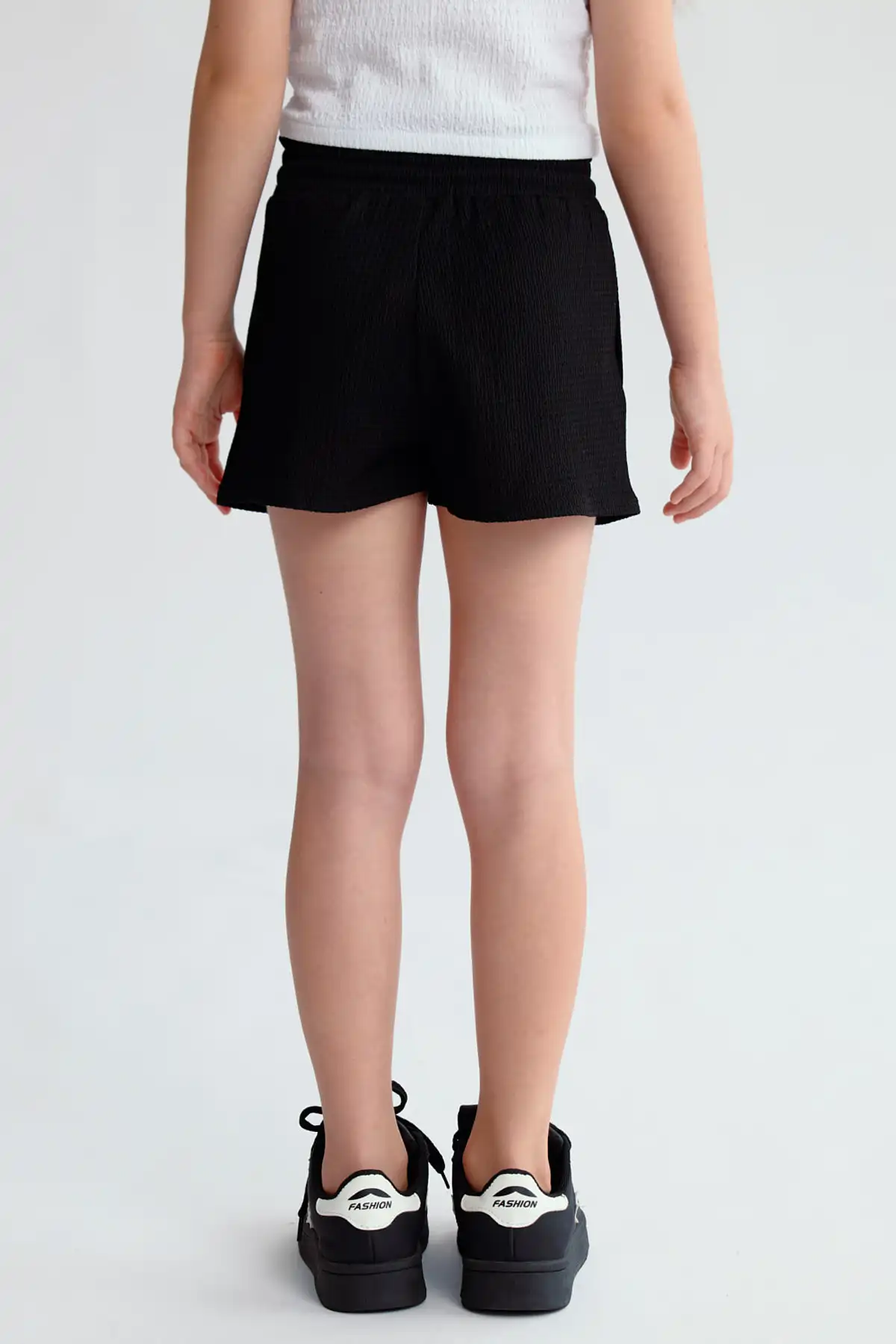 Short Niña Textura Elasticado Cintura Negro - Image 3