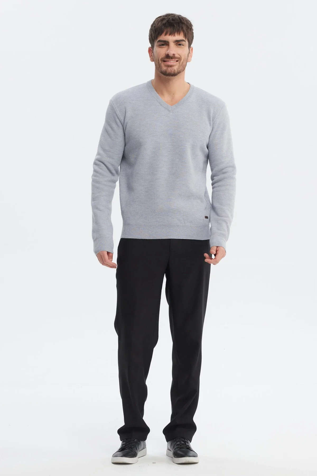 Sweater Hombre Slim Cuello V Gris - Image 4