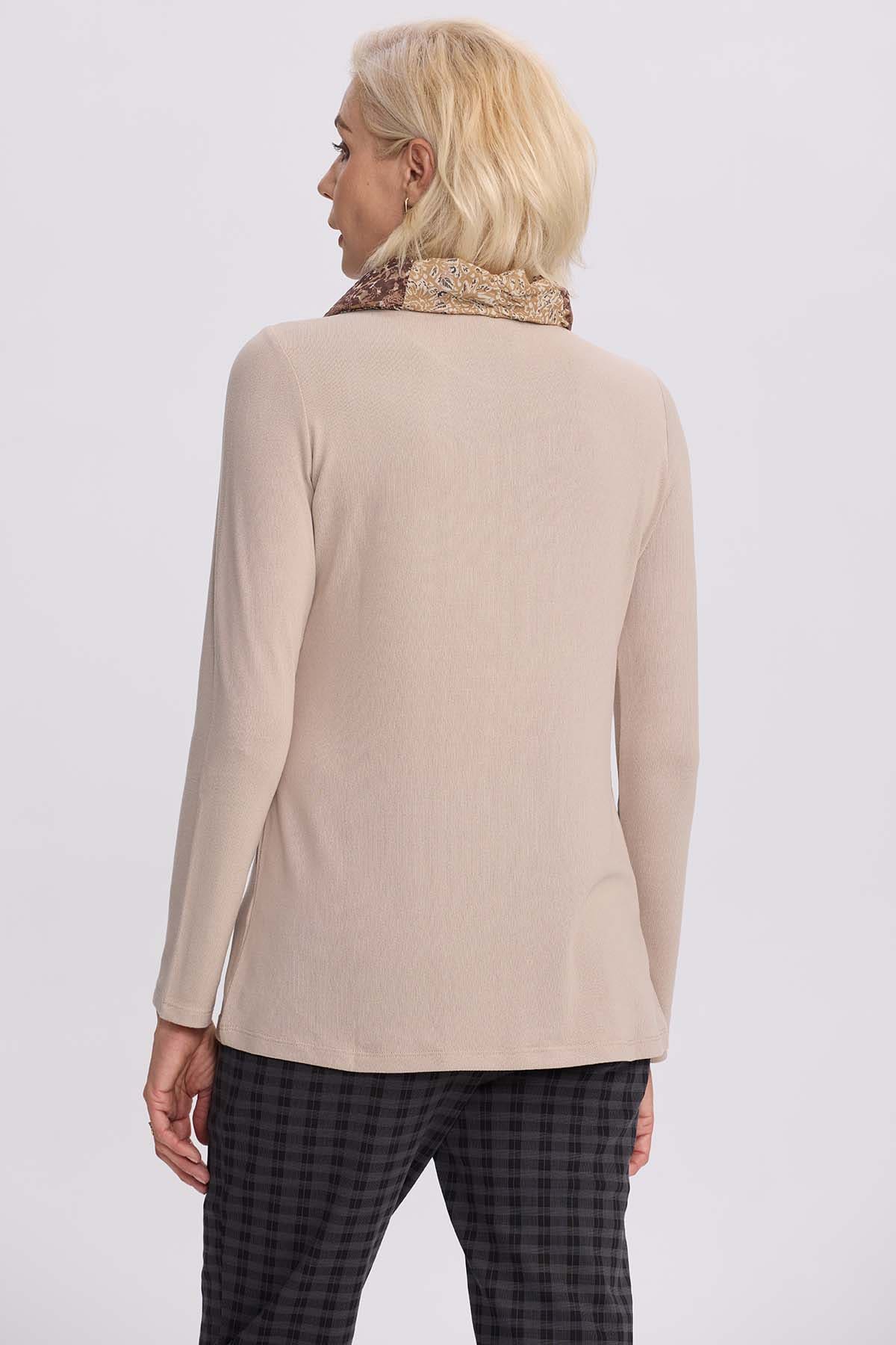 Sweater Mujer Con Pañuelo Beige - Image 3