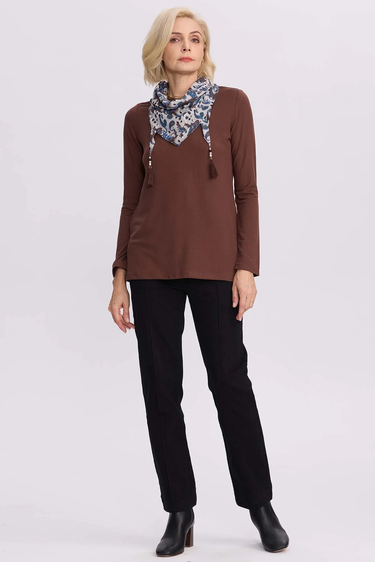 Sweater Mujer Con Pañuelo Cafe - Image 4