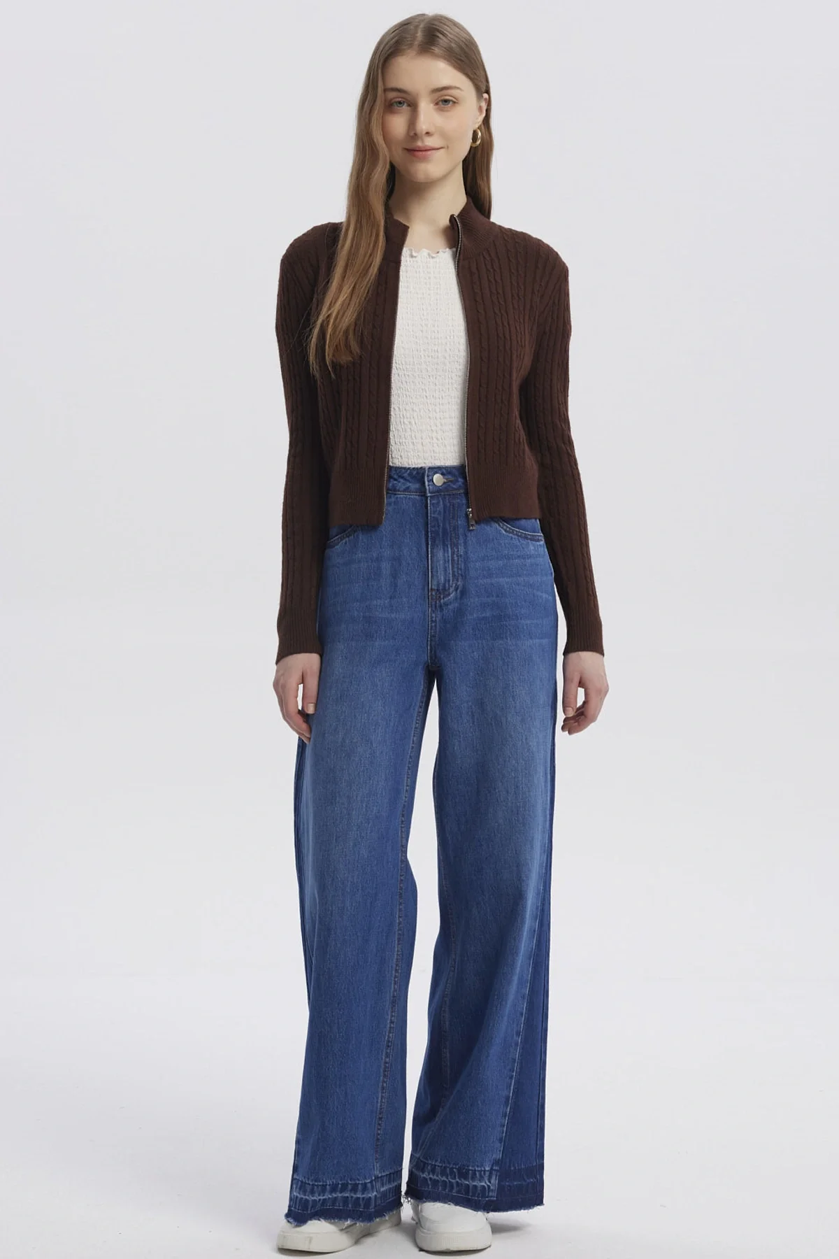 Sweater Mujer Cuello Con Cierre Café Oscuro - Image 4