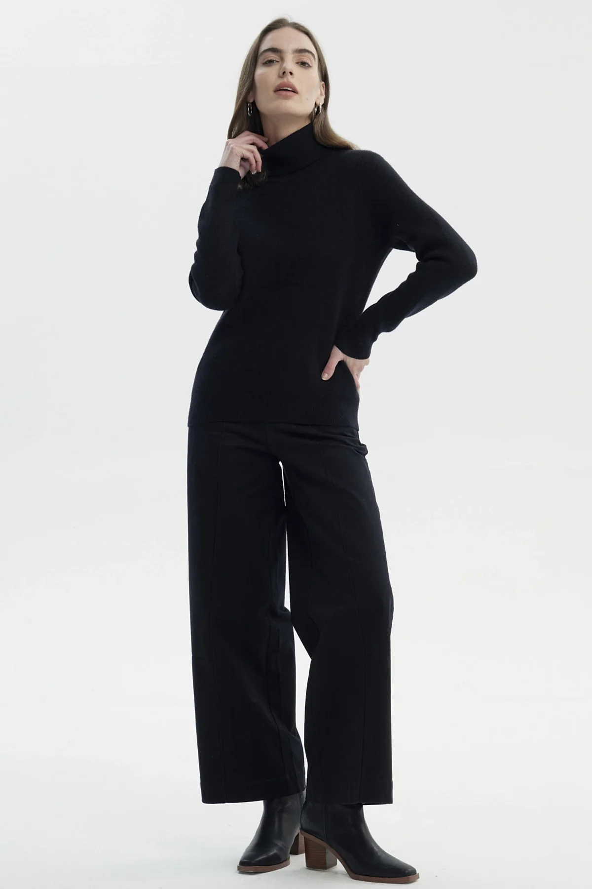 Sweater Mujer Slim Cuello Alto Negro - Image 4