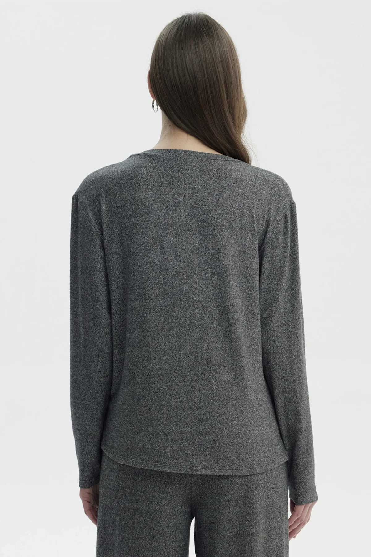 Sweater Mujer Slim Cuello Redondo Gris Oscuro - Image 3