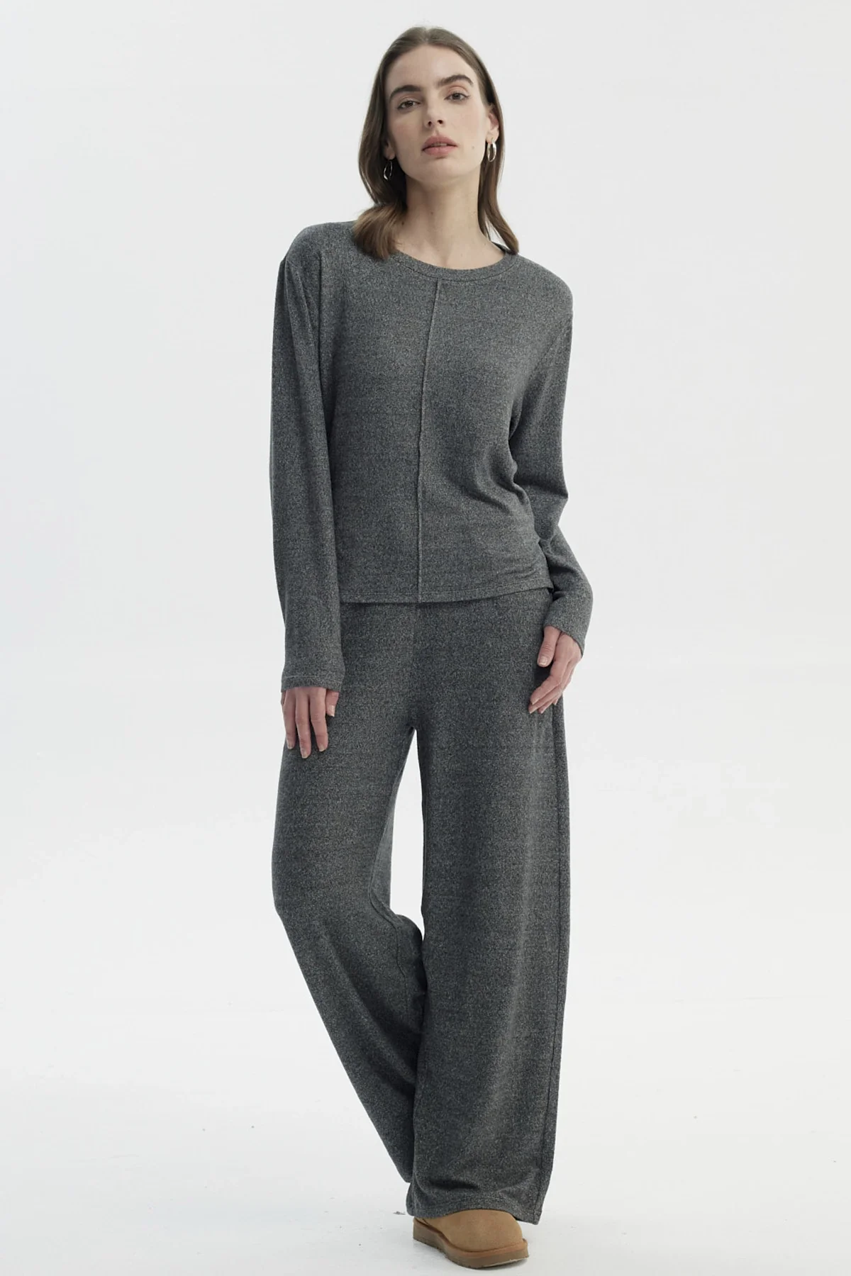 Sweater Mujer Slim Cuello Redondo Gris Oscuro - Image 4