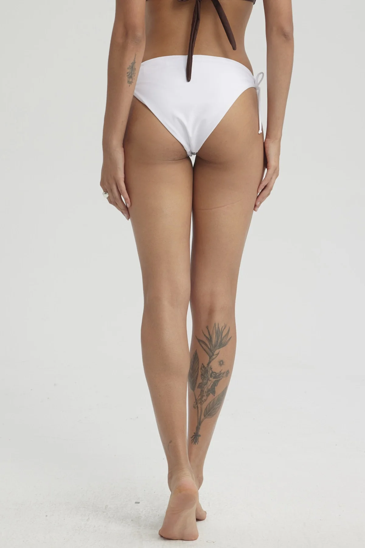 Traje de Baño Mujer Calzón Bikini Cordón Blanco - Image 3