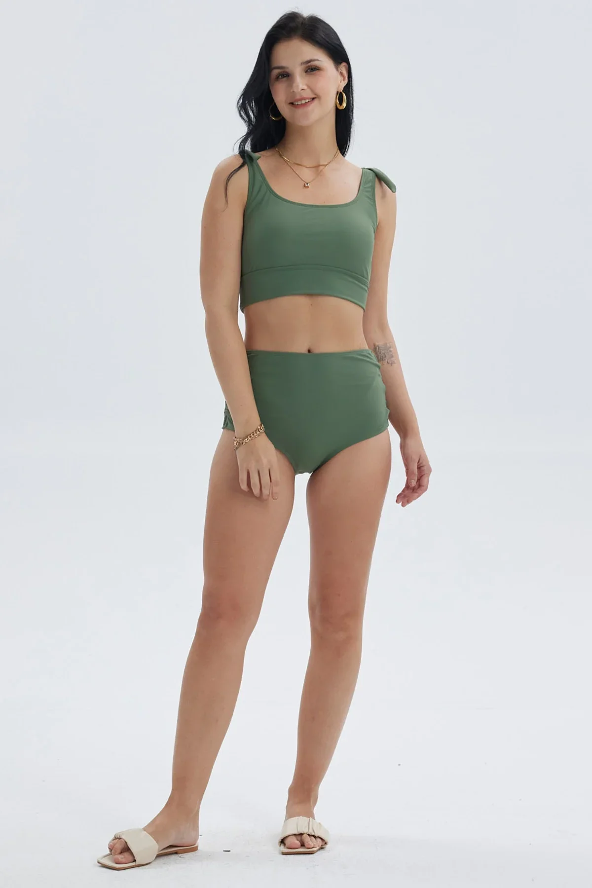 Traje de Baño Mujer Calzón Tiro Alto Con Abertura Verde - Image 4