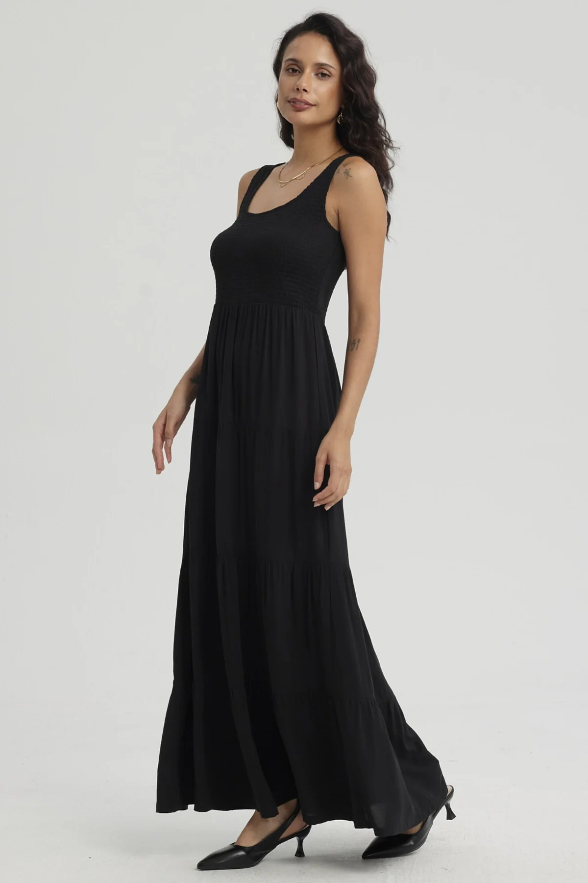 Vestido Mujer Largo En Capas Aplicación Panal Negro - Image 3