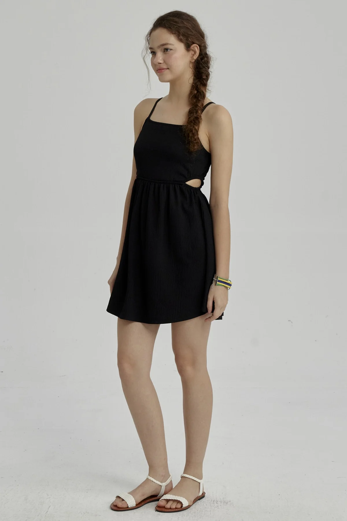 Vestido Niña Abertura En Costado Negro - Image 3